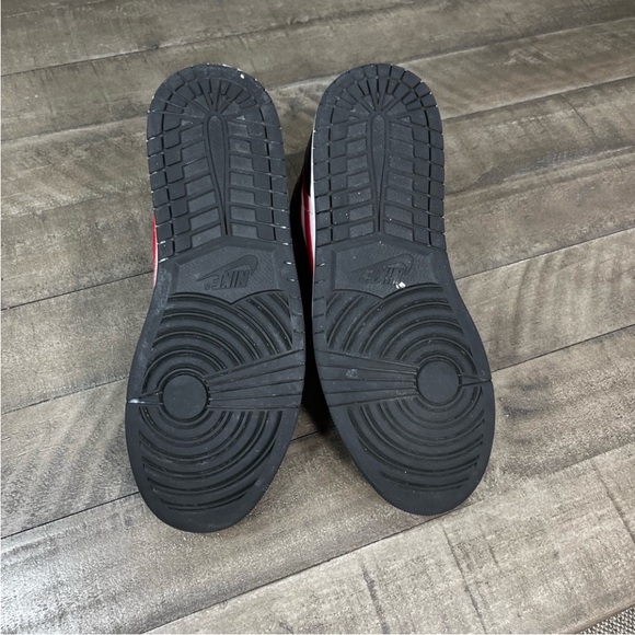 Nike Air Jordan 1 Mid Bted Toe Sneakers Sz 10 - Picture 5 of 5